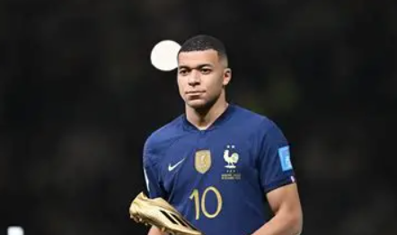 姆巴佩荣膺皇马9月最佳,畅谈球队表现与国家德比