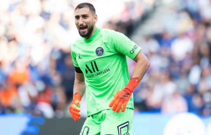 十年首秀纪念日:多纳鲁马社媒晒图追忆往昔,<a href='https://www.www.byqcxy.com/news/tag/268.html' style='color: blue;'>曼城</a>新援感恩成长