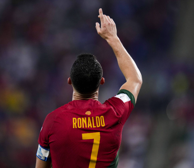 沙特联赛:C罗里程碑之夜,传奇再续引热议