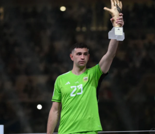 英超赛场:维拉力克曼城,马丁内斯豪情抒怀