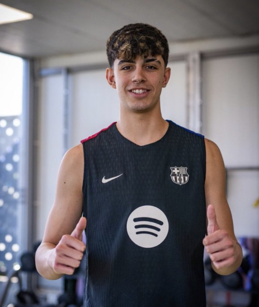 17岁门将伯纳尔签约切尔西:青训瑰宝的崛起之路