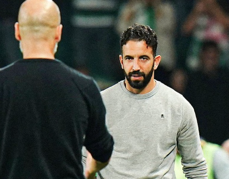 费迪南德评阿莫林:曼联执教如履薄冰,战术微调存隐忧