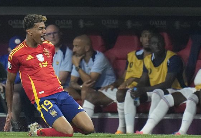 亚马尔紧急迁居新宅:安全疑虑与奢华新居的双重考量