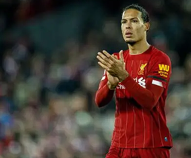 鲁尼与范戴克:关于领导能力与赛季表现的论辩交锋