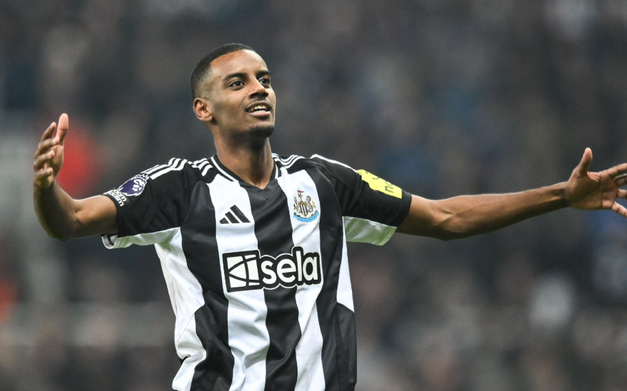 瑞典主帅波特谈伊萨克伤病：期待出战，谨慎评估