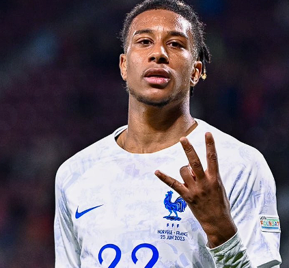 法国热身赛胜巴西：埃基蒂克首秀建功分享感悟