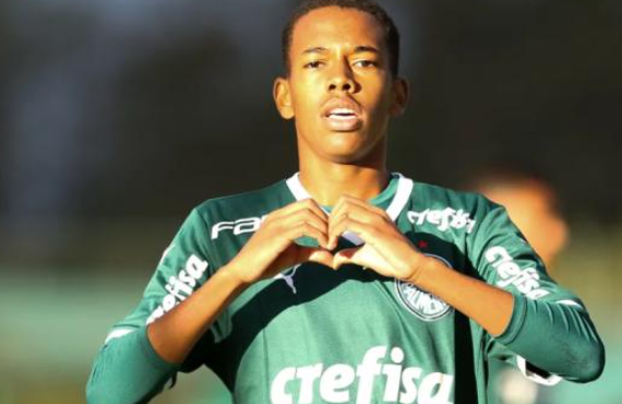 足总杯切尔西大胜维尔港，埃斯特旺创传射佳绩成焦点